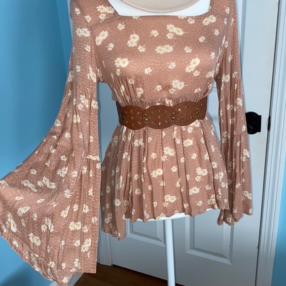 Altar’d State Daisy Duke Bell Sleeve Top - Picture 2 of 4